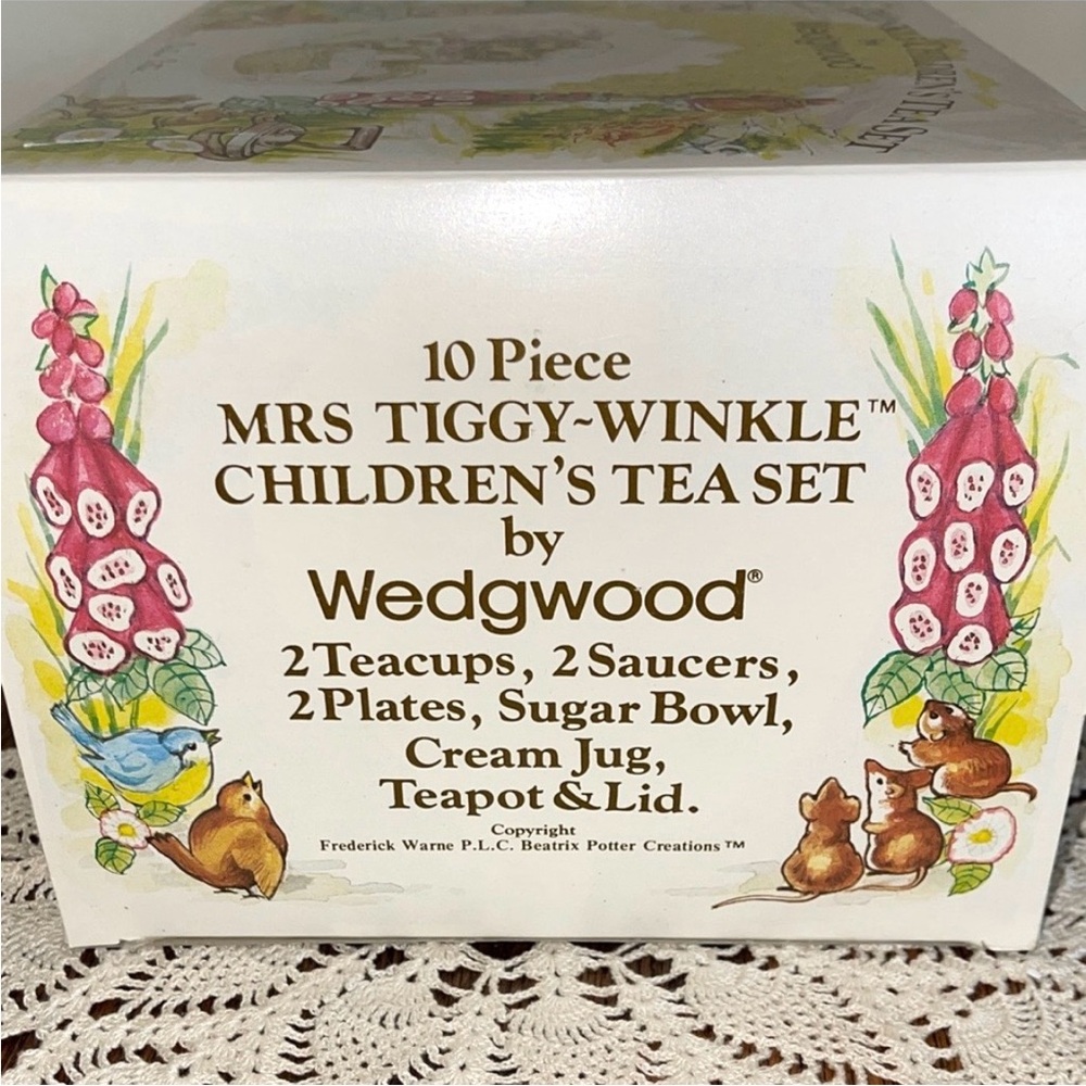 Wedgwood Mrs.Tiggy-Winkle Child's  10-Piece Tea Set Vintage RARE Beatrix Potter